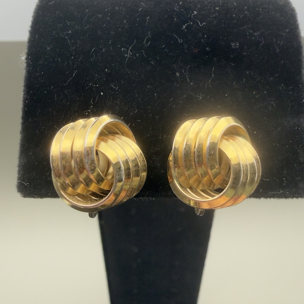 Trifari Gold Tone Knot Clip On Earrings Vintage Modernist Ribbon Swirl Signed